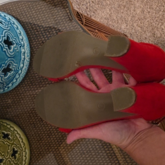 Faux Suede Red Women's Heels EUC Size 7 (#10) - Picture 7 of 10